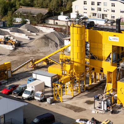 Vedere statie si curte Dinamic Strassenbau